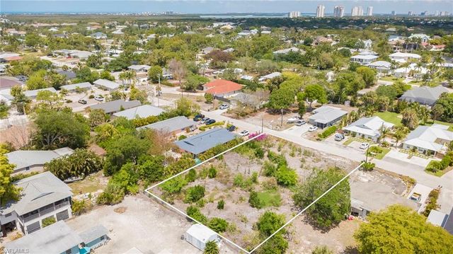 4211 Mariner LN, Bonita Springs, FL 34134