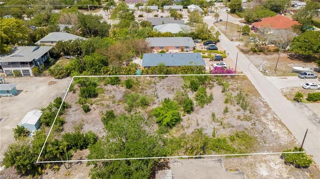 4211 Mariner LN, Bonita Springs, FL 34134