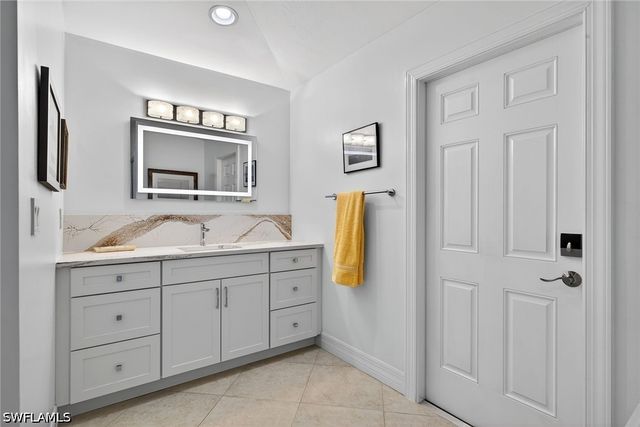 8390 Riviera AVE, Fort Myers, FL 33919