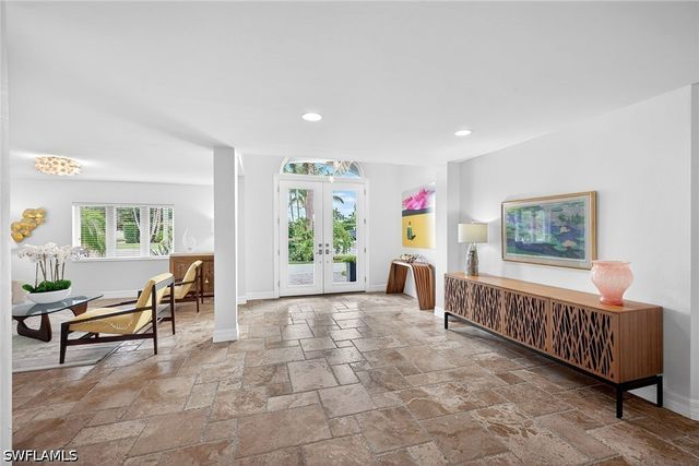 8390 Riviera AVE, Fort Myers, FL 33919
