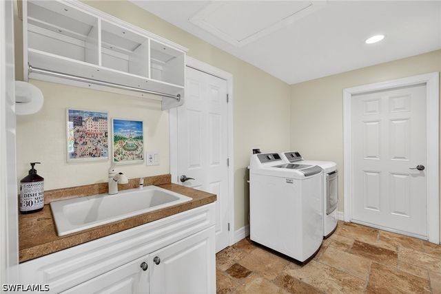 8390 Riviera AVE, Fort Myers, FL 33919