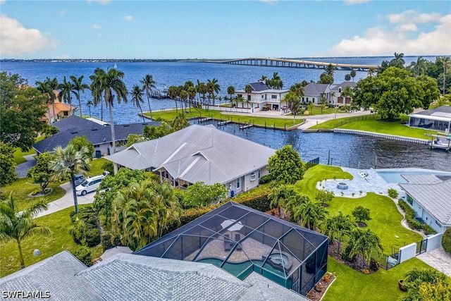 8390 Riviera AVE, Fort Myers, FL 33919
