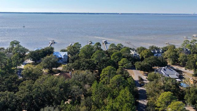 2018 Eventide Rd, Milton, FL 32583