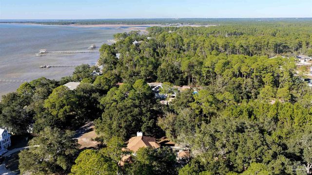 2018 Eventide Rd, Milton, FL 32583