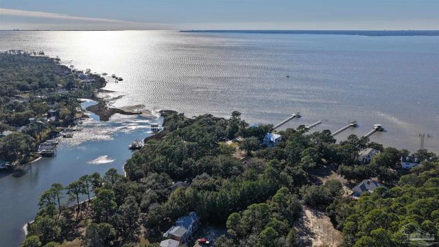 2018 Eventide Rd, Milton, FL 32583