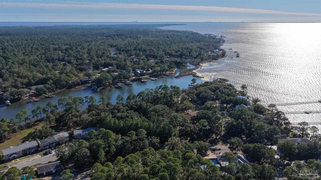 2018 Eventide Rd, Milton, FL 32583