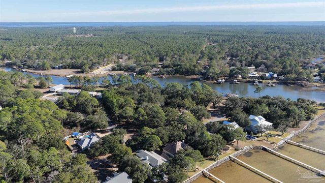 2018 Eventide Rd, Milton, FL 32583