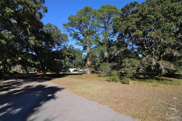 2018 Eventide Rd, Milton, FL 32583