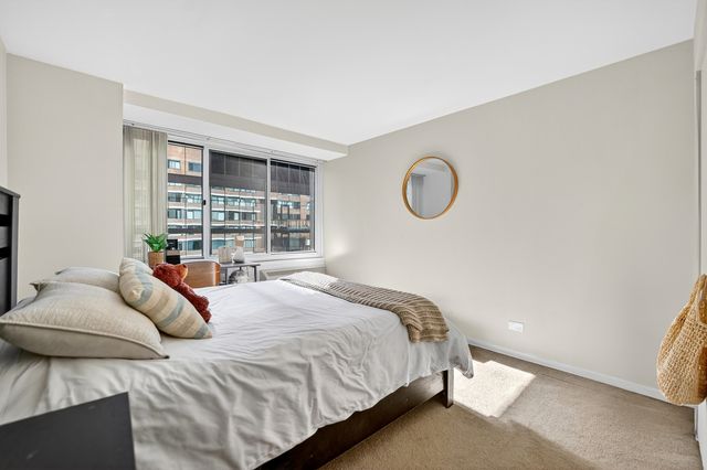 211 E ohio Street 2514, Chicago, IL 60611