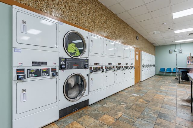 211 E ohio Street 2514, Chicago, IL 60611