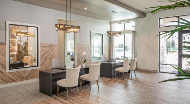 12111 Main Street 11106, Houston, TX 77035