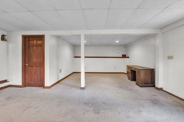 8 Whalen Rd, Hopkinton, MA 01748