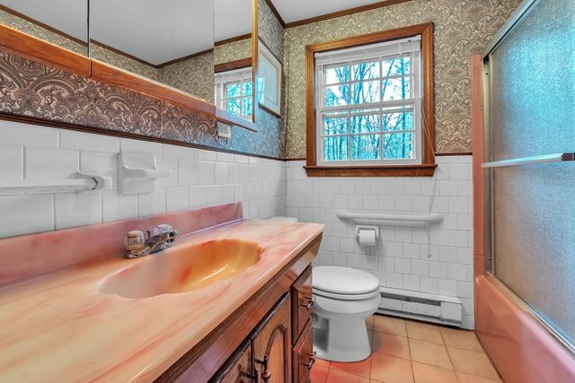 8 Whalen Rd, Hopkinton, MA 01748