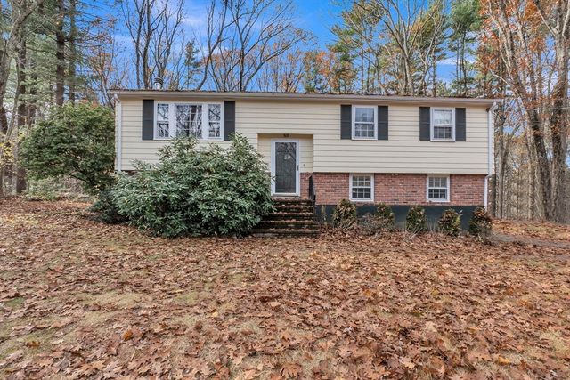 8 Whalen Rd, Hopkinton, MA 01748