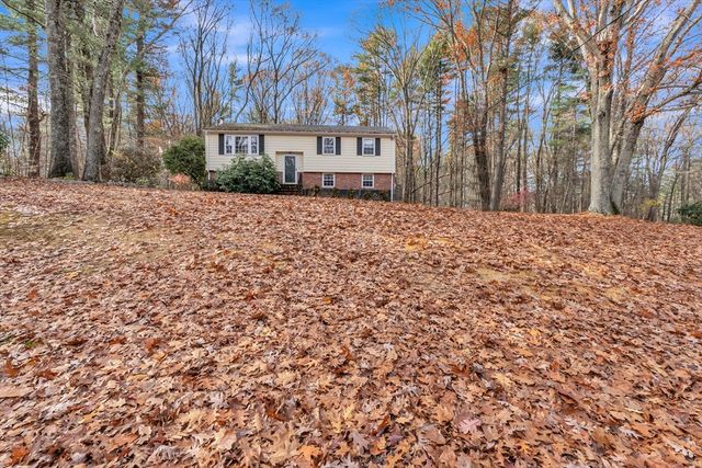 8 Whalen Rd, Hopkinton, MA 01748