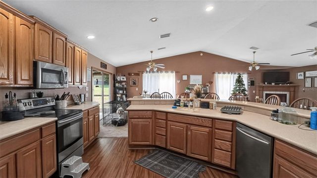 706 MURRAY LANE, Lady Lake, FL 32159