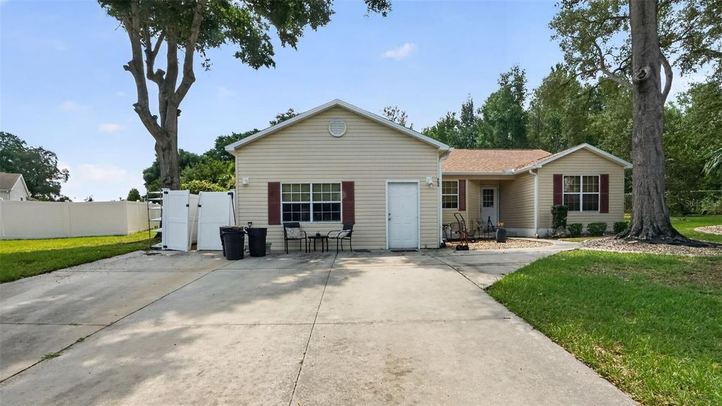 706 MURRAY LANE, Lady Lake, FL 32159