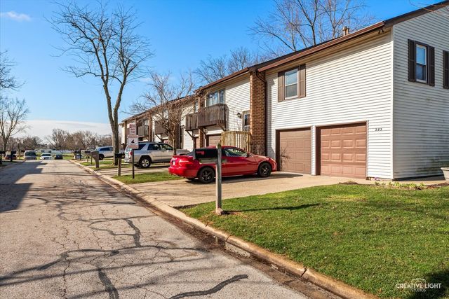 281 OLD ELM Drive, Bolingbrook, IL 60440