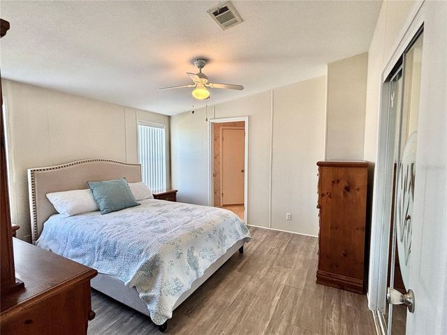 136 AMERICANA COURT NE 230, St Petersburg, FL 33702