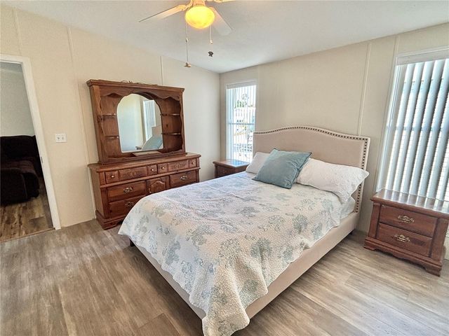 136 AMERICANA COURT NE 230, St Petersburg, FL 33702