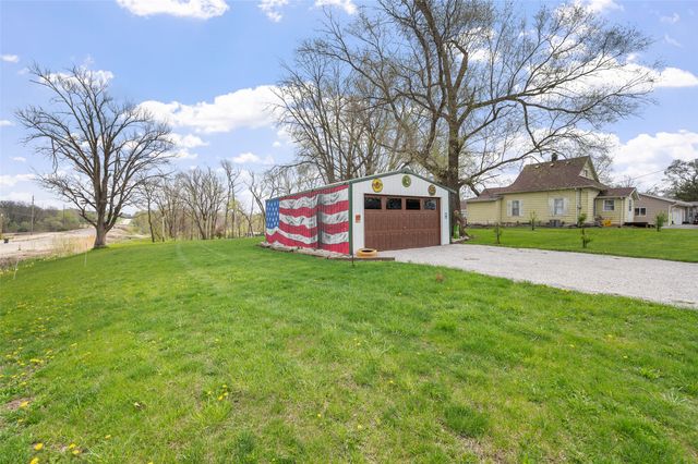 4555 NE 34th Court, Des Moines, IA 50317