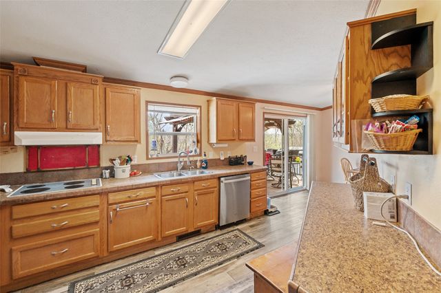 4555 NE 34th Court, Des Moines, IA 50317