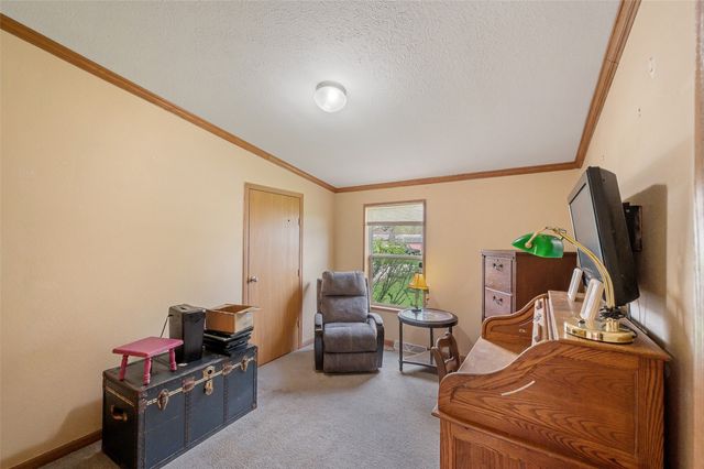 4555 NE 34th Court, Des Moines, IA 50317