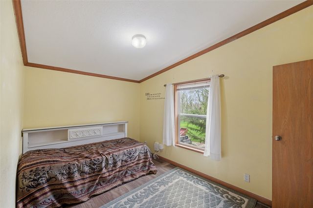 4555 NE 34th Court, Des Moines, IA 50317