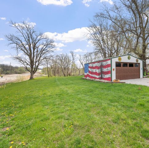 4555 NE 34th Court, Des Moines, IA 50317