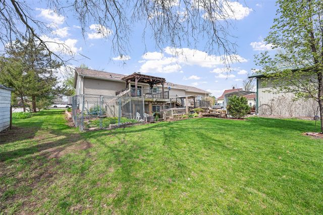 4555 NE 34th Court, Des Moines, IA 50317