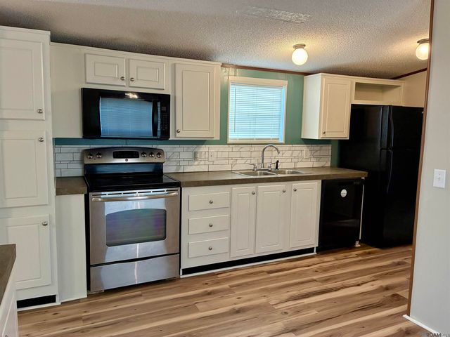 17595 Joe Sevario Rd, Prairieville, LA 70769