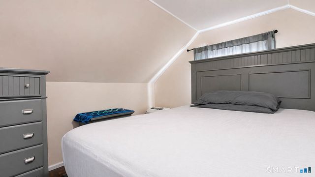 86 Crestwood Avenue, Waterbury, CT 06704