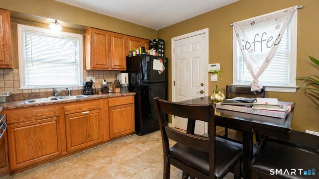 86 Crestwood Avenue, Waterbury, CT 06704