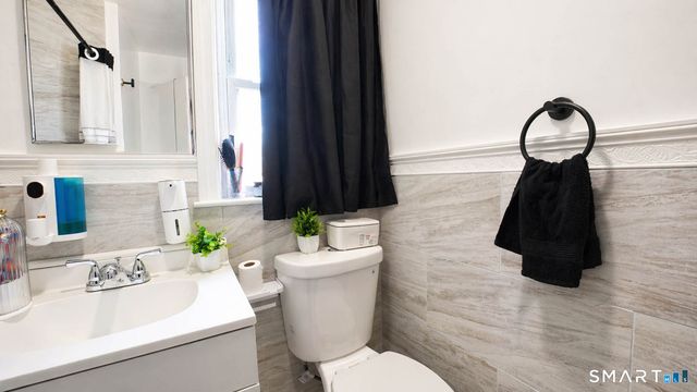 86 Crestwood Avenue, Waterbury, CT 06704