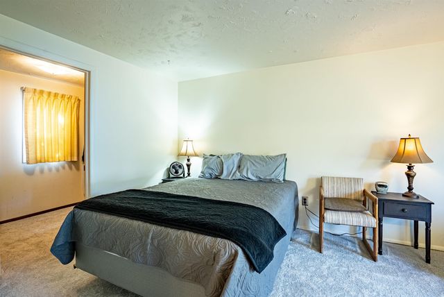 10711 E 16TH Ave, Spokane Valley, WA 99206