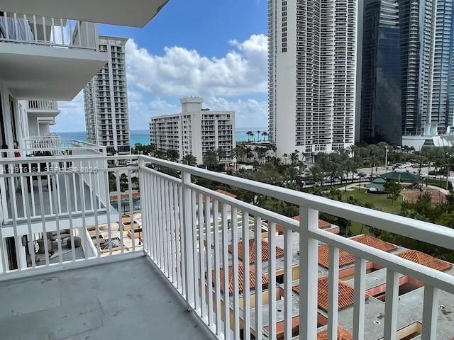 210 174th St 1006, Sunny Isles Beach, FL 33160