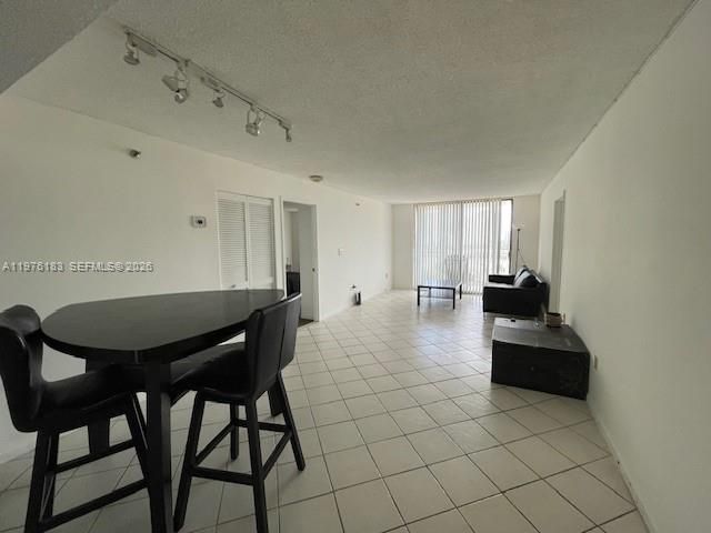 210 174th St 1006, Sunny Isles Beach, FL 33160