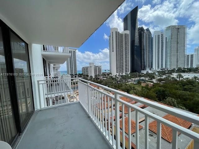 210 174th St 1006, Sunny Isles Beach, FL 33160