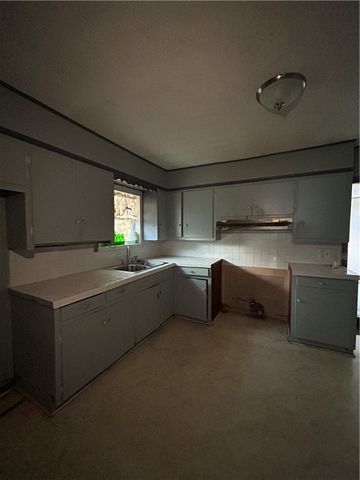 1041 E 5th St, Alice, TX 78332