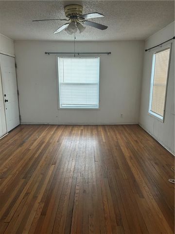 1041 E 5th St, Alice, TX 78332