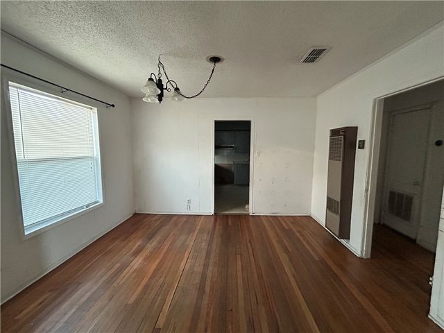 1041 E 5th St, Alice, TX 78332