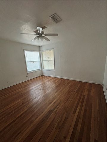 1041 E 5th St, Alice, TX 78332