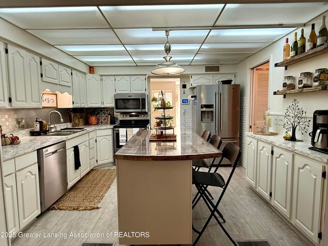 4120 Arlene Drive, Lansing, MI 48917