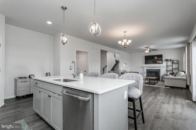 6317 COURTLAND PARK DR, Fredericksburg, VA 22407