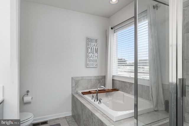 6317 COURTLAND PARK DR, Fredericksburg, VA 22407