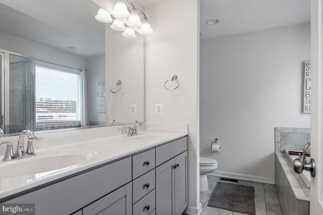 6317 COURTLAND PARK DR, Fredericksburg, VA 22407