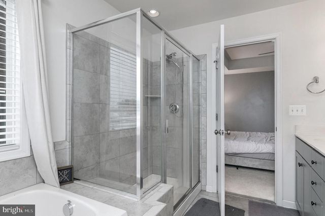 6317 COURTLAND PARK DR, Fredericksburg, VA 22407