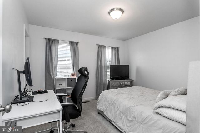 6317 COURTLAND PARK DR, Fredericksburg, VA 22407