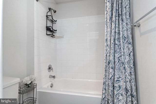 6317 COURTLAND PARK DR, Fredericksburg, VA 22407