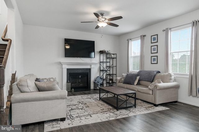 6317 COURTLAND PARK DR, Fredericksburg, VA 22407